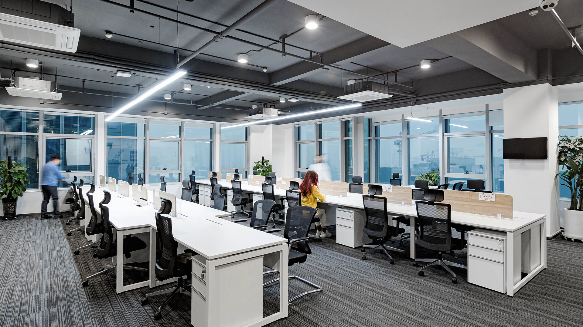 Real Estate Company: An Office Experience  as Comfortable as Home