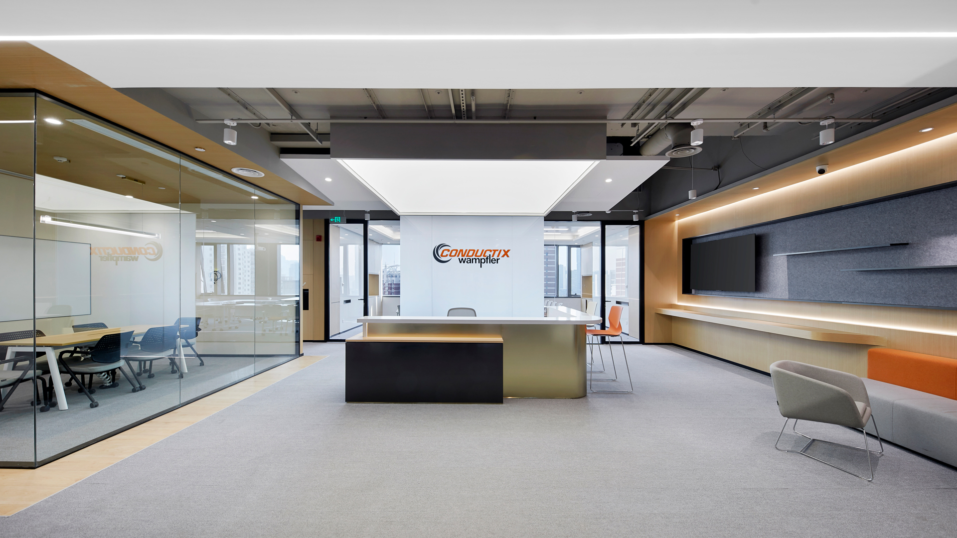 Conductix-Wampfler: Flowing space, dynamic work