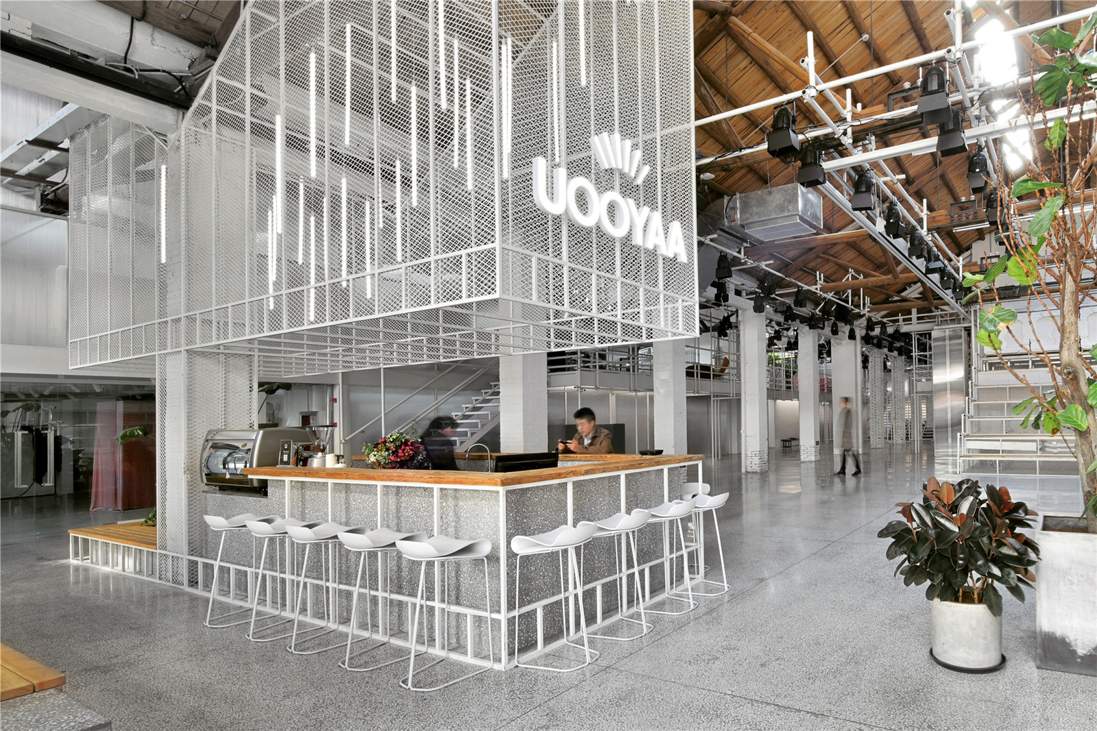 UOOYAA: A youthful office space in the fashion industry