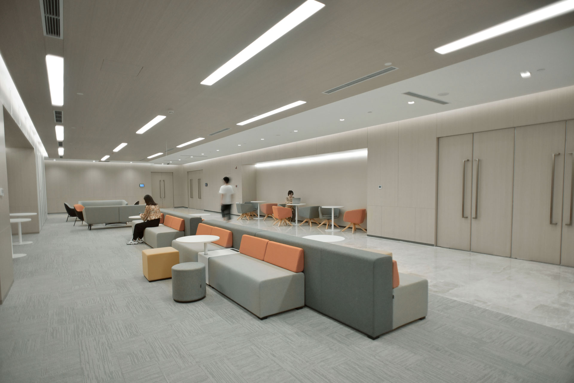Haitong Securities: Individuals and Collectives Office Spaces in the Financial Securities Industry