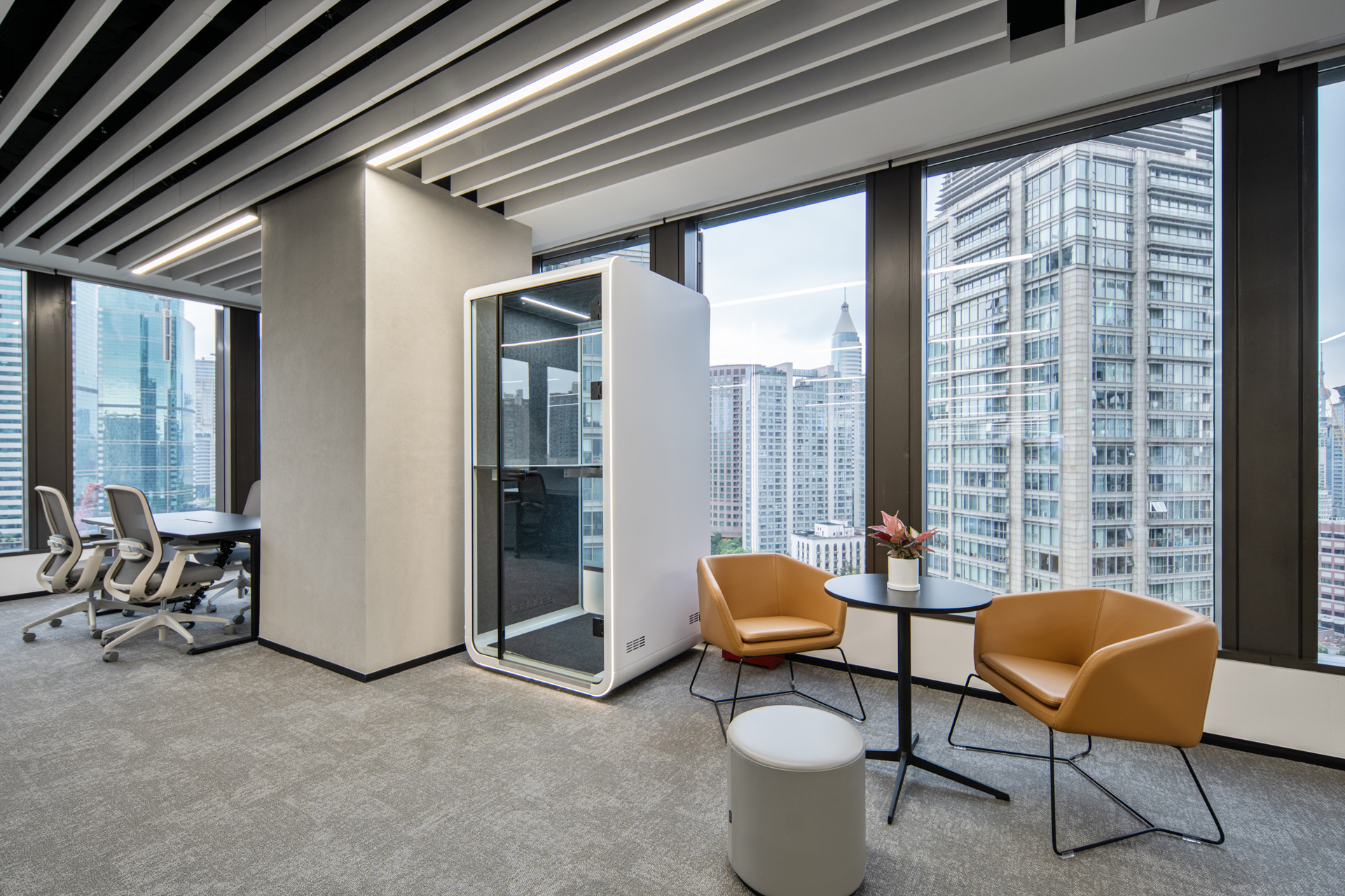  HUGO BOSS Shanghai Office: Business Card of the Brand